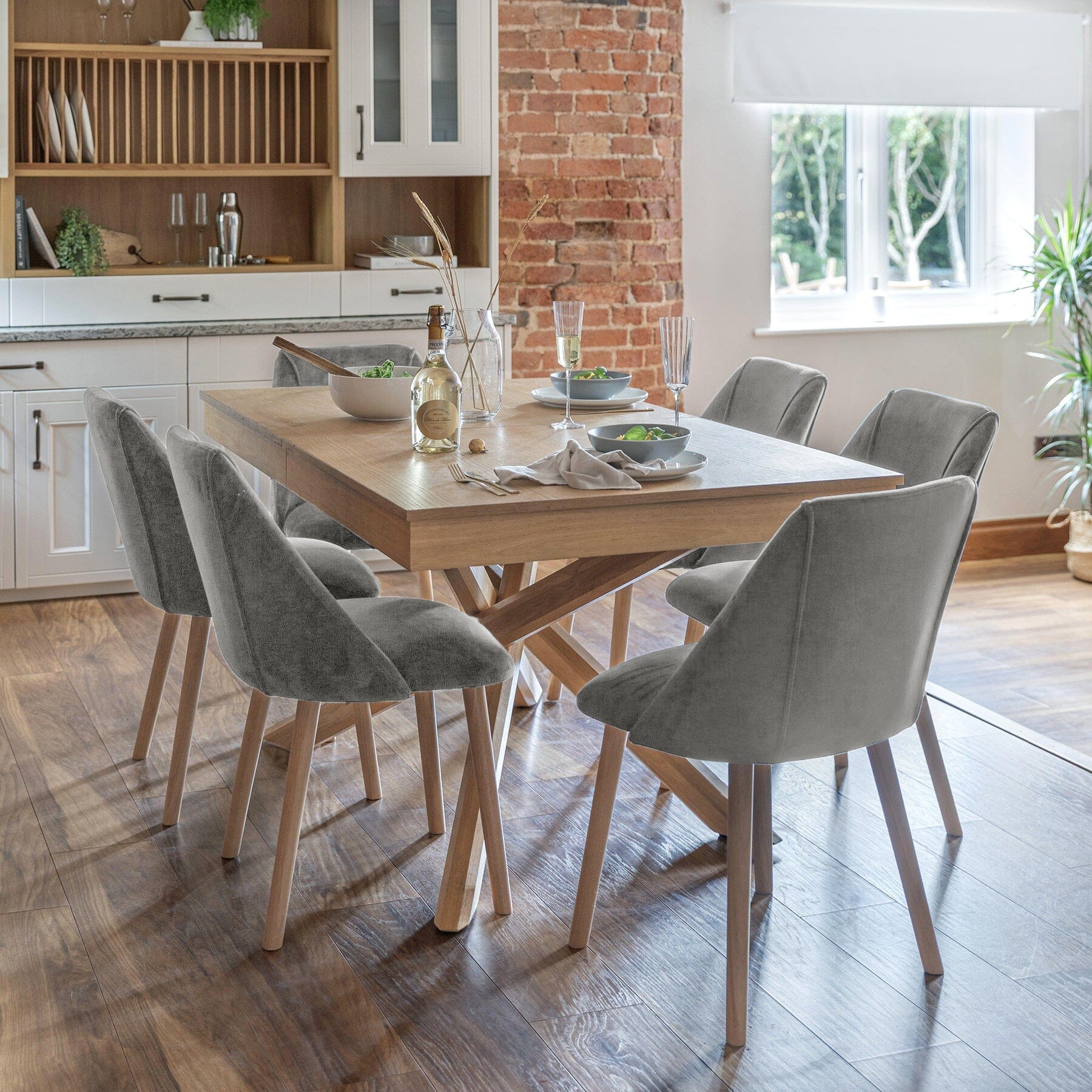 Dining Tables & Chairs